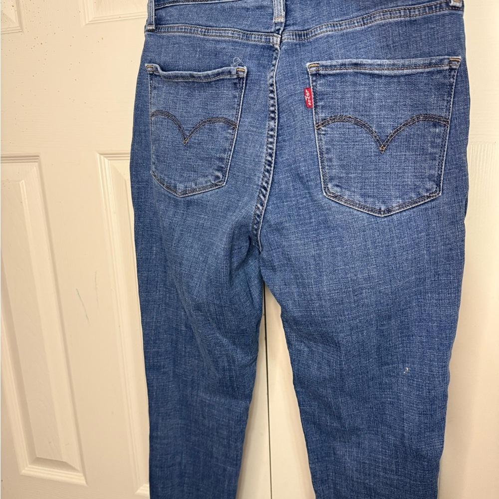 Women’s Levi's Blue Distressed High Waisted Skinny Jeans Size 28W 30L - Picture 2 of 7